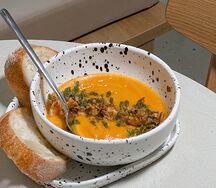 Крем-суп с бататом и креветками