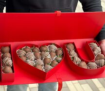 Коробка с клубникой I love you