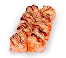 Запеченный ролл с окунем и спайси-соусом