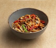 Вок с курицей в уйгурском соусе