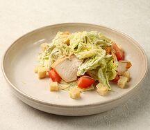 Салат Цезарь с курицей