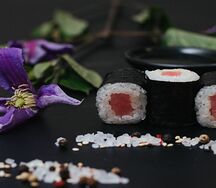 Ролл с тунцом