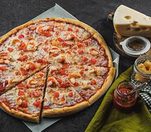 Пицца с креветкой большая