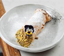 Канноли с фисташками