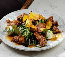 Салат с печенью кролика