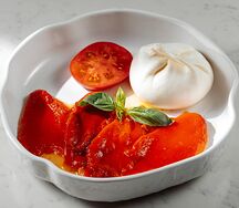 Буррата с печеным перцем