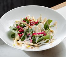 Салат с кальмаром