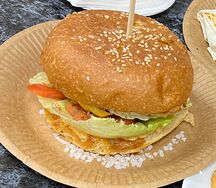 Бургер с куриной котлетой