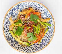 С фунчозой и курицей