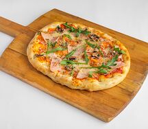 Пицца с ветчиной и грибами