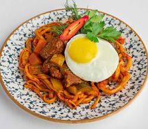 С телятиной и овощами