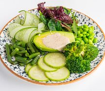 Зелёный с ореховым соусом