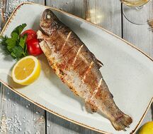 Форель речная на мангале