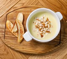 Картофельный крем-суп с гренками