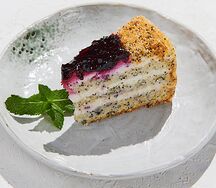 Домашний маковый пирог со смородиной