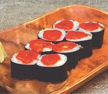 С угрем и соусом Спайси