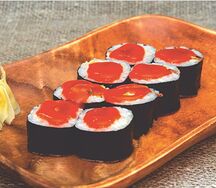 С лососем и соусом спайси