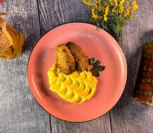 Картофельное пюре с рубленными котлетами