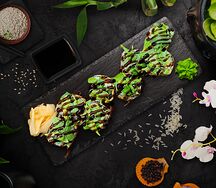 Чикен темпура с руколой