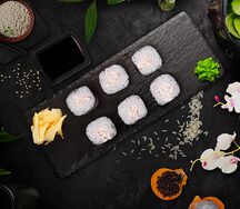 Классические роллы с крабом