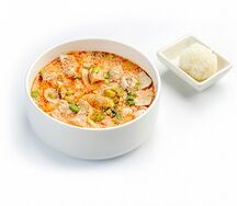 Том ям суп с курицей и рисом