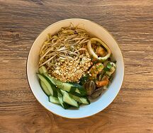 Ми Чон с морепродуктами