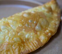 Чебурек с говядиной и сыром