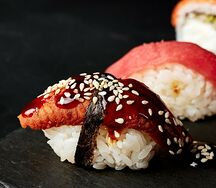 Суши с креветкой