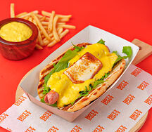 Хот-дог с сырным соусом