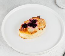 Запеканка творожная с вишней