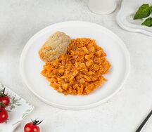 Капуста тушеная и котлета куриная с цукини