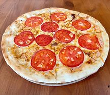 Пицца с томатами