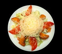 Салат Цезарь с курицей