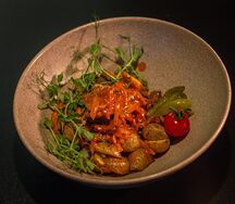 Бефстроганов с нежной говядиной и молодым картофелем