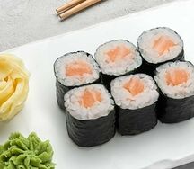 Мини ролл с лососем