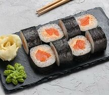 Ролл острый с лососем