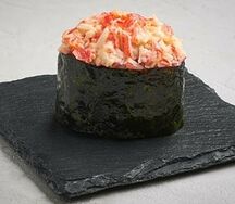 Запеченные суши с крабом