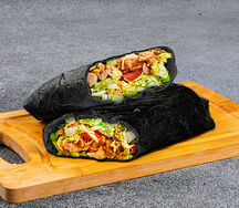 Шаурма в чёрном лаваше