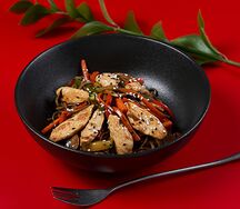 Вок с курицей и овощами