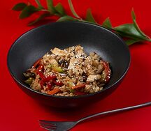 Тяхан с курицей и овощами