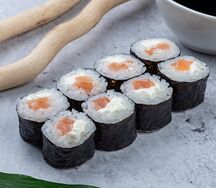 Копченый лосось с сыром