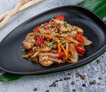 Куриное филе с овощами