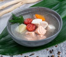 Уха с лососем и окунем