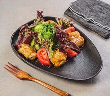 Салат с хрустящими баклажанами