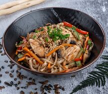 Вок с курицей