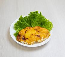 Куриная отбивная по-французски с ананасом