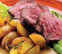 Стейк Миньон с пряными картофельными дольками