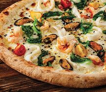 Пицца с морепродуктами 