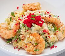 Салат Оливьетто с креветками и авокадо