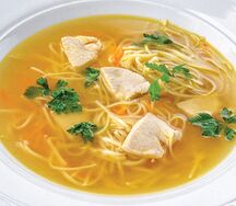 Куриный суп с домашней лапшой